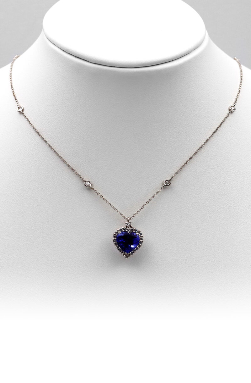 Ciondolo Cuore Oro Bianco Diamanti e Tanzanite Kt. 2,38 - immagine 2