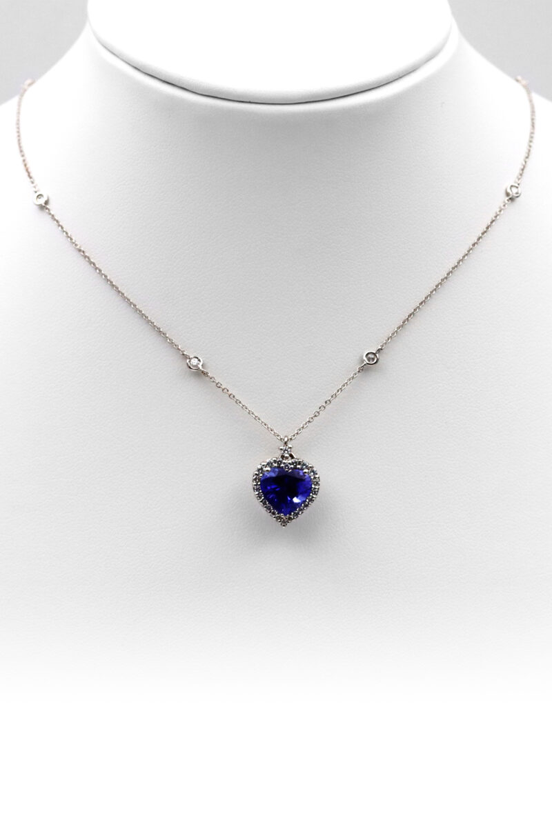 Ciondolo Cuore Oro Bianco Diamanti e Tanzanite Kt. 2,38 - immagine 3