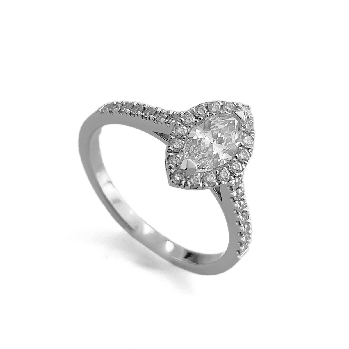 Anello oro bianco, con taglio Marquise