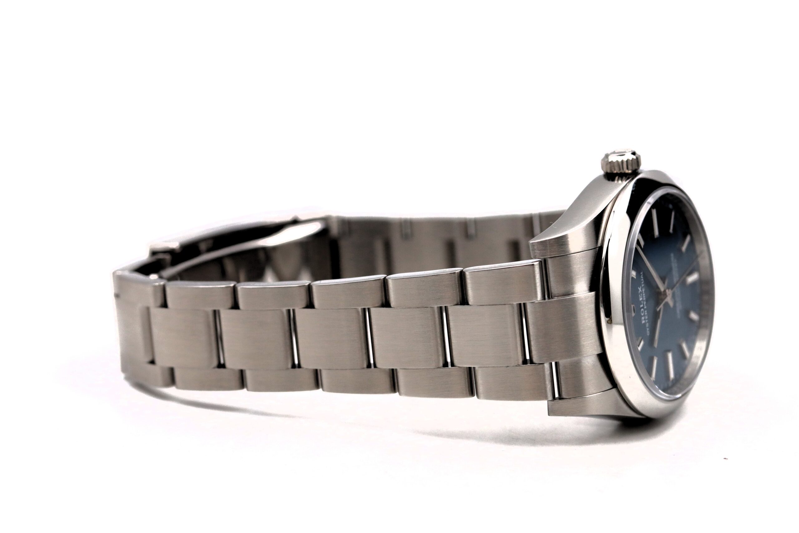 Rolex Oyster Perpetual 124200 Blue Med Dial Full Set 2026