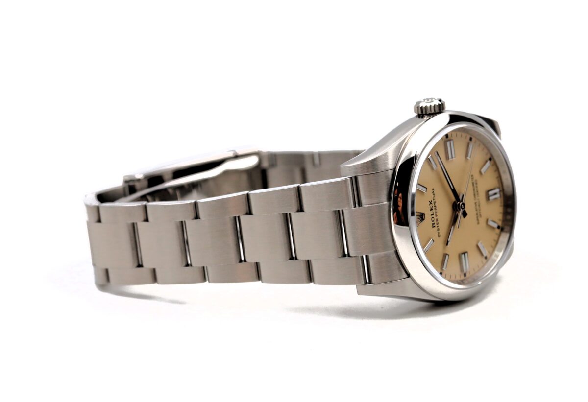 Rolex Oyster Perpetual 36 Ref 126000 Beige Dial Full Set 2026