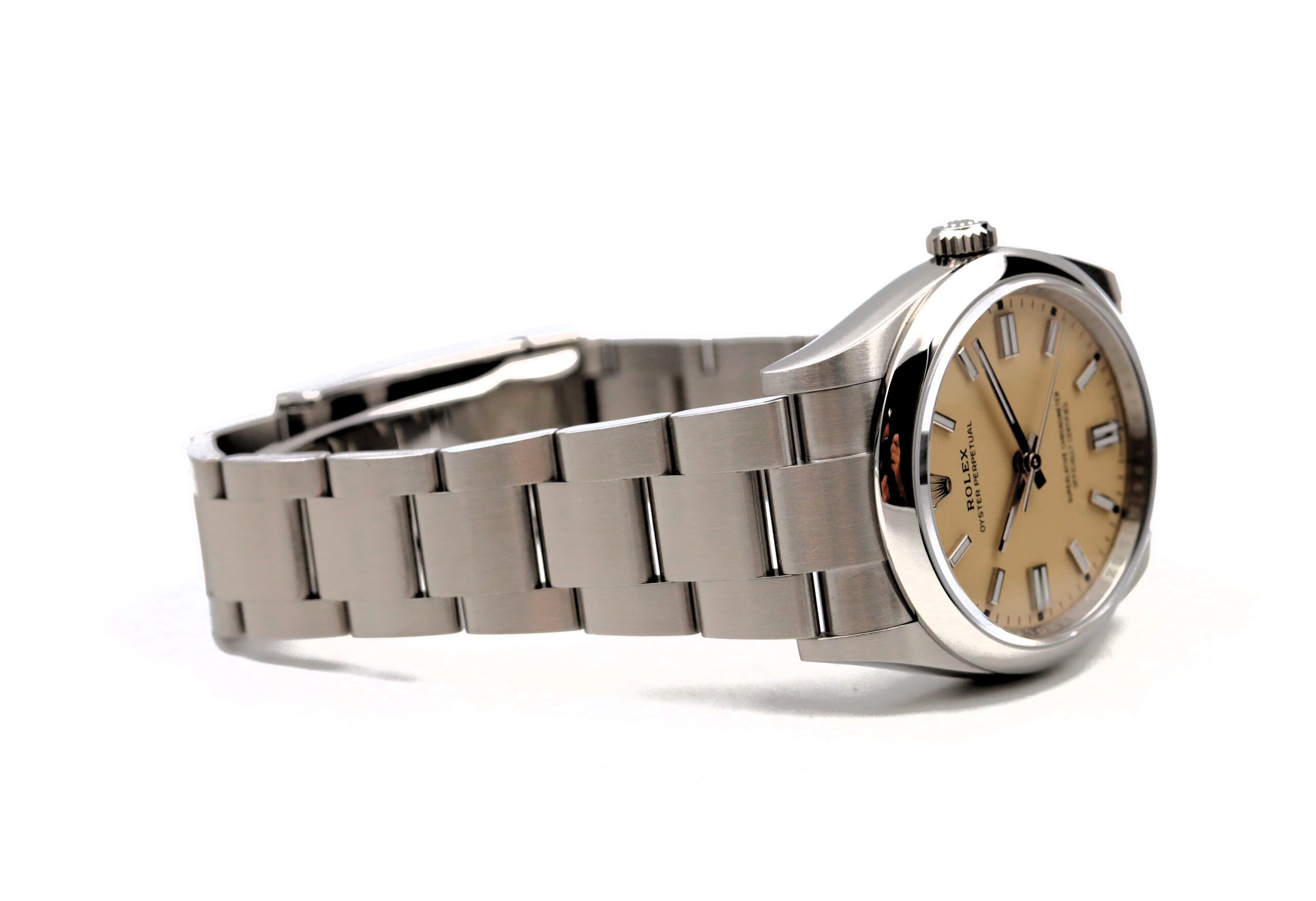 Rolex Oyster Perpetual 36 Ref 126000 Beige Dial Full Set 2026