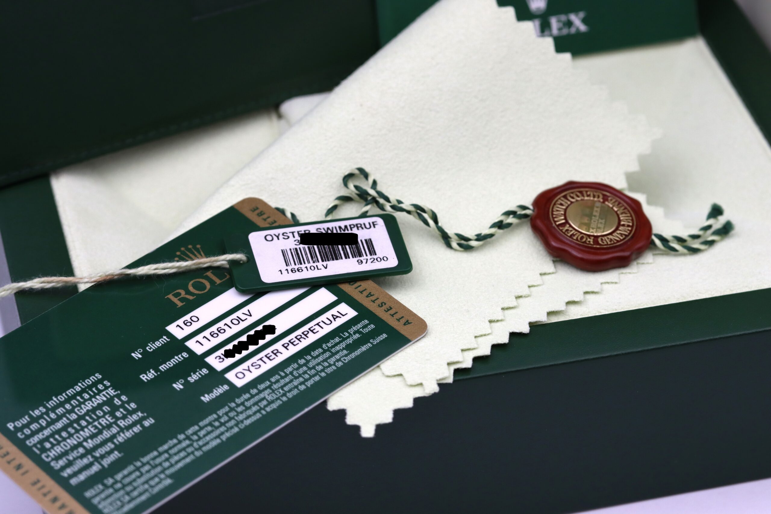 Rolex Submariner Date 116610LV Hulk Full Set 2015 Chromalight Serviced - immagine 8